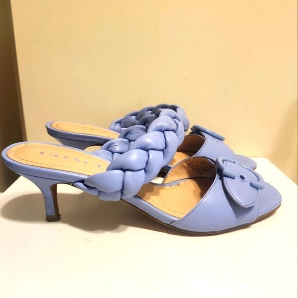 Coach "Mollie" Periwinkle Blue Leather Kitten Heel Sandals sz.6.5 $235 w/Dustbag - Picture 2 of 10